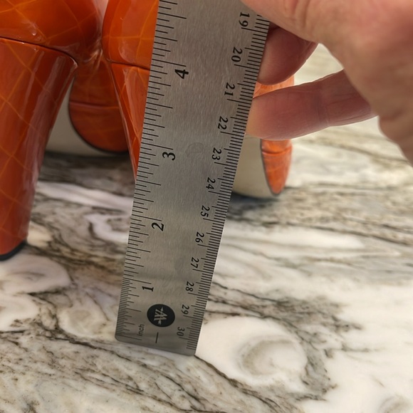 ENZO ANGIOLINI Open Toe Patin Leather Pump/Diamond Pattern/Tangerine - Picture 11 of 12